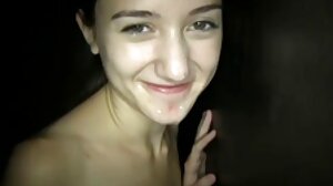 Забавление порно млади стари за водни спортове за Little caprice в нейното ексклузивно видео за пикаене